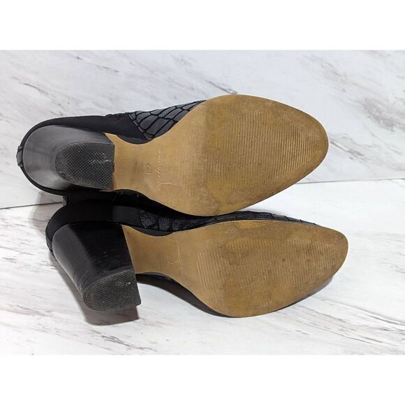 Donald J. Pliner Women's Black Leather Pattern Booties Size 6 - Picture 6 of 6